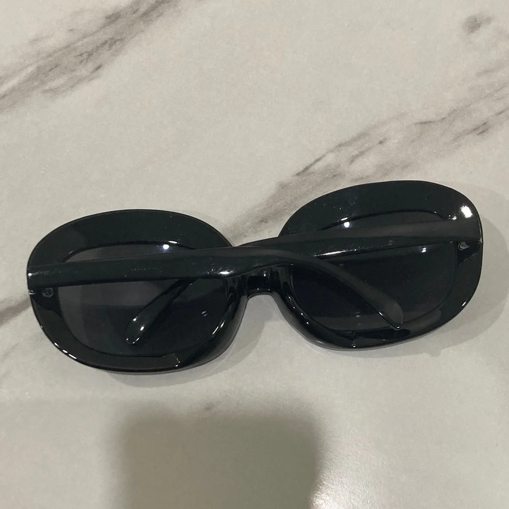 Rhinestone-Embellished Black Oversized Women's Sunglasses - Picture 9 of 16